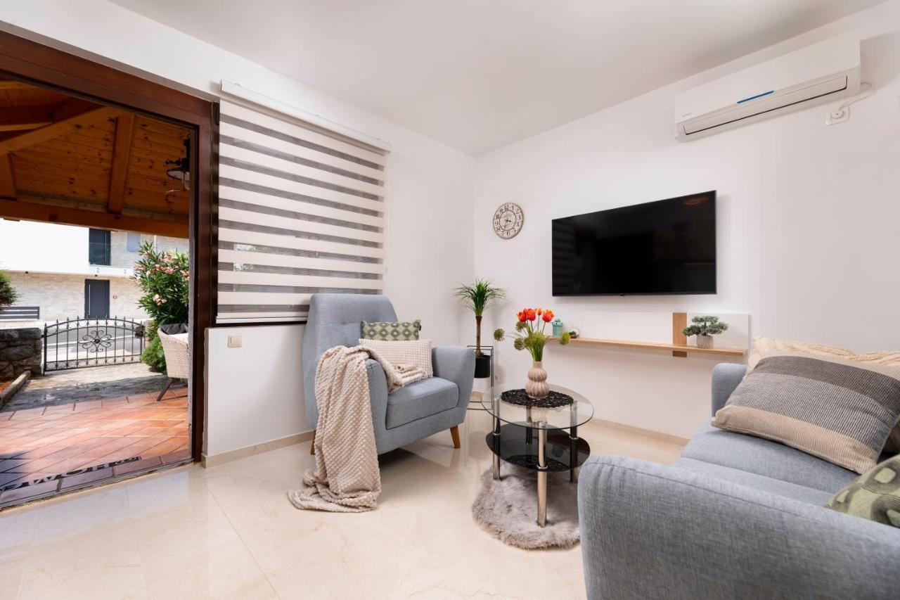 Apartman "Ela" Njivice Εξωτερικό φωτογραφία